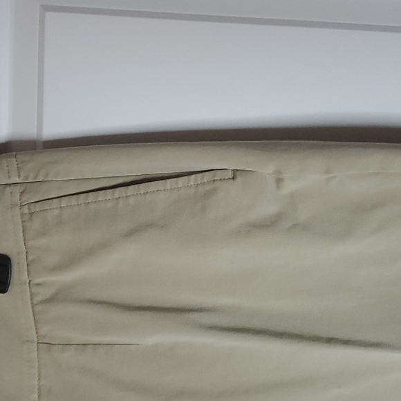 L.L.Bean Khaki Capri  Sz. 10P, 5/$50 - Picture 2 of 7